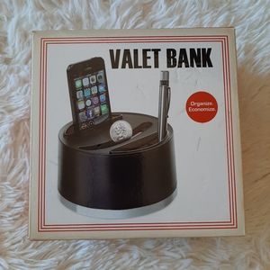 Black Valet Bank